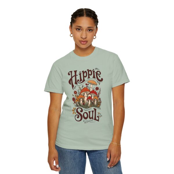 Hippie Soul Mushrooms: Psychedelic Boho Nature Vibes T-Shirt