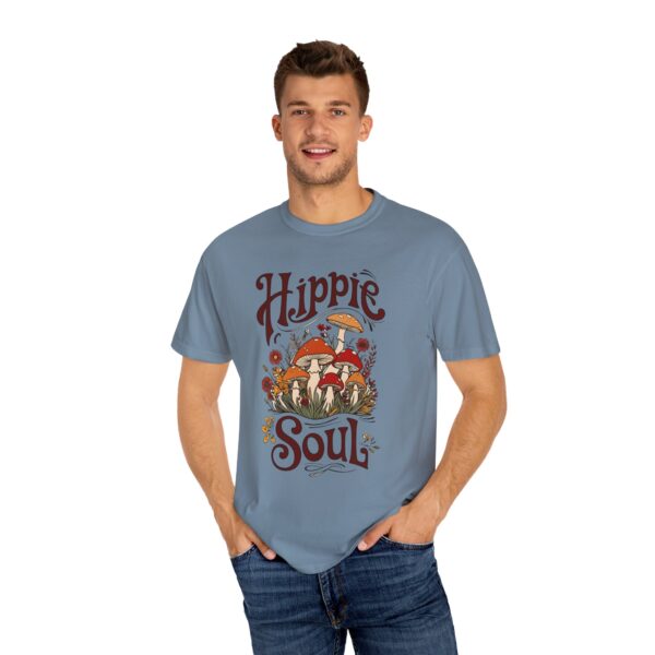 Hippie Soul Mushrooms: Psychedelic Boho Nature Vibes T-Shirt